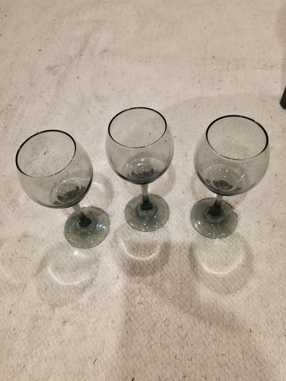 Smokey Grey Glass Wine Glasses 13.5 oz Set of 4 Round Festive New Year